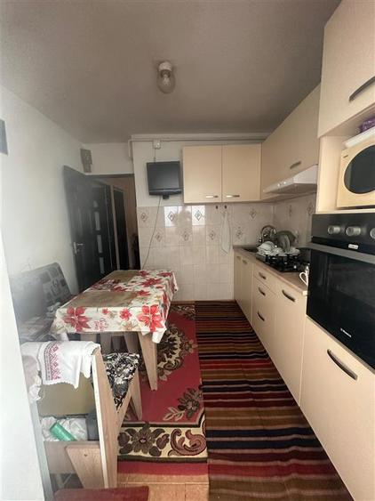 APARTAMENT 3 CAMERE DECOMANDAT FRUMOASA NICOLINA 135000 EURO