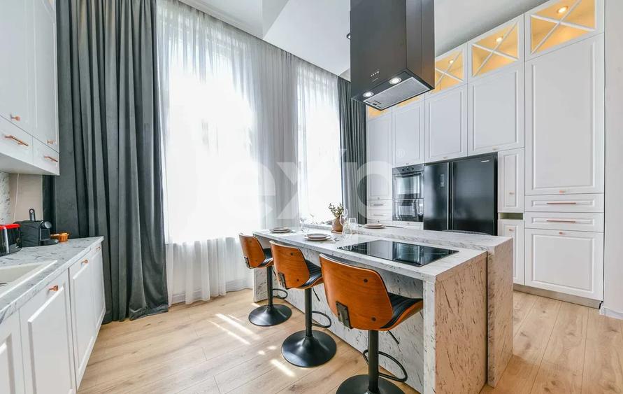 Apartament cu 3 camere | Ultracentral | Parcare in curte