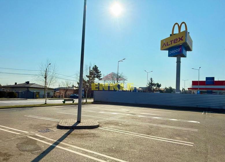 Teren cu deschidere la strada Calea Națională, zona Mc Donalds!