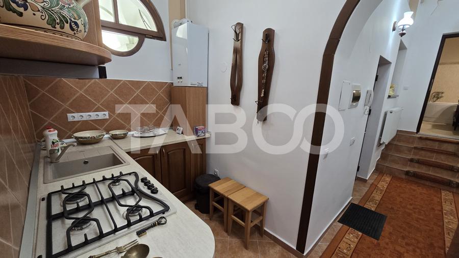 Apartament de vanzare cu 2 camere pretabil regim hotelier Piata Mare