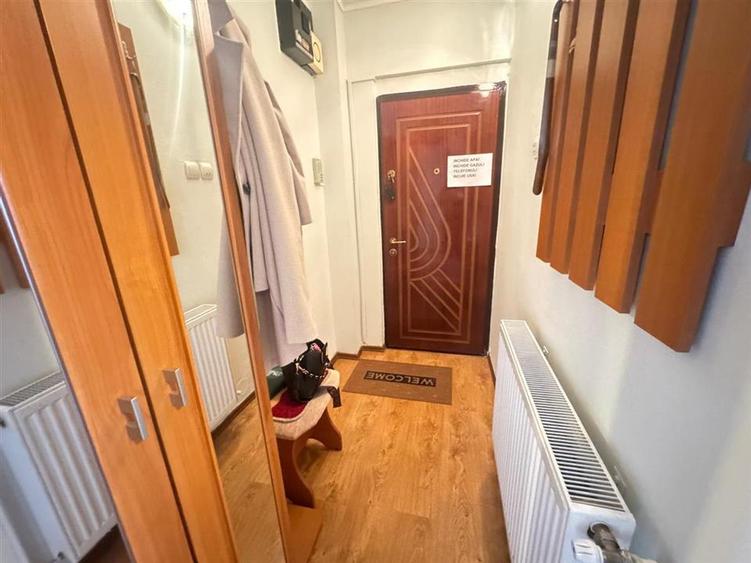 Apartament decomandat cu 2 camere zona Vasile Aaron