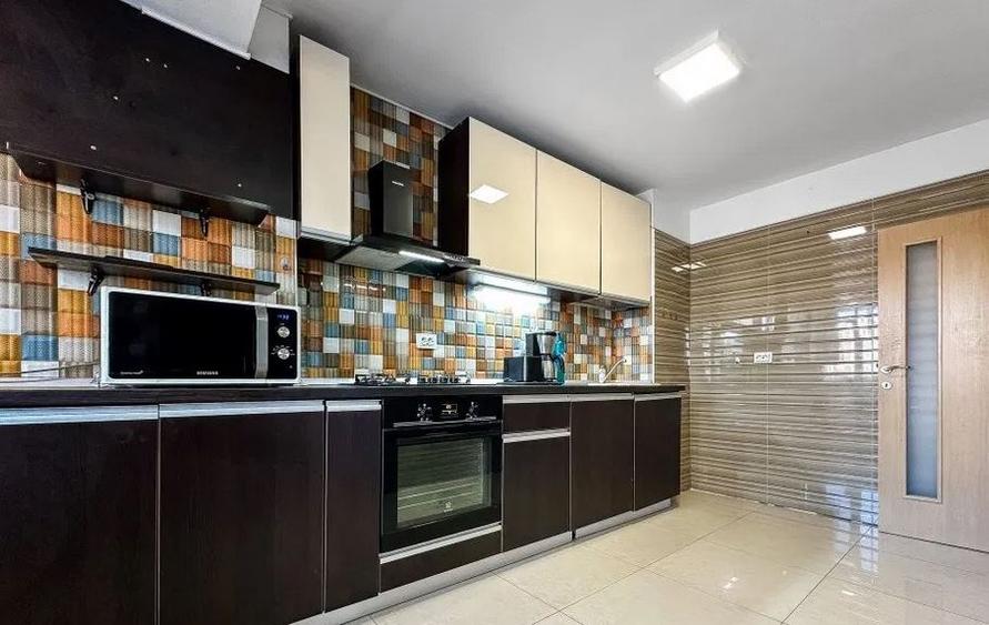 Apartament 3 Camere,Decebal,bl.1990,et.2/8,Amenajat,mobilat,complet