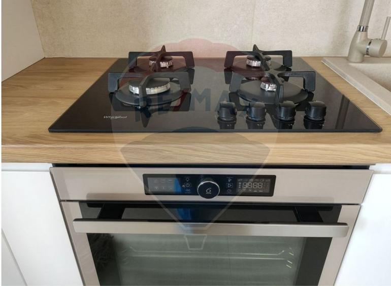 Apartament 2 camere, etaj 1, mobilat premium, parcare în curte