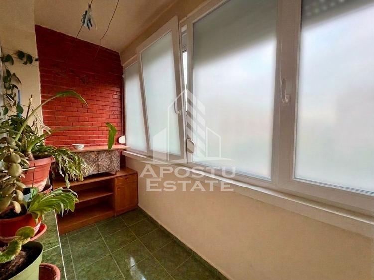 Apartament cu 2 camere de vanzare, zona Circumvalatiunii, Timisoara