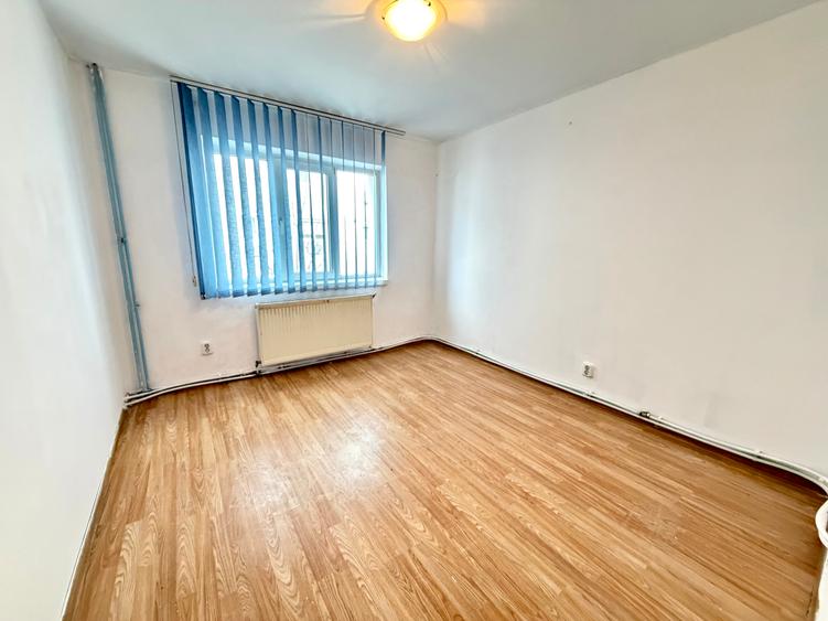 3 camere, et 3 - zona Central - Strada Miron Costin