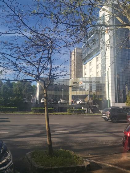 Apartament 3 camere spațios | Centrul Civic | 2 balcoane | Poziție excelentă