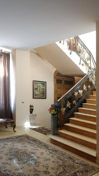 Casa impresionanta de vanzare Cotroceni, teren 680 mp, renovata, garaj dublu