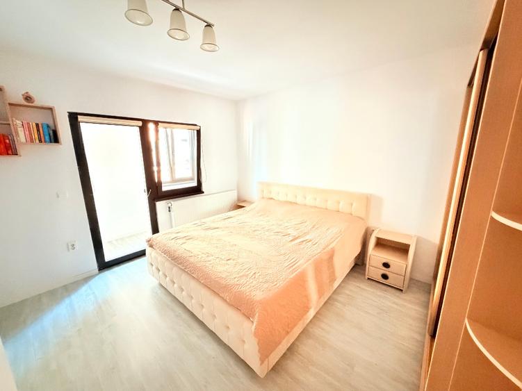 2 camere decomandat, mobilat, parter înalt/poziționare etaj 1, loc parcare