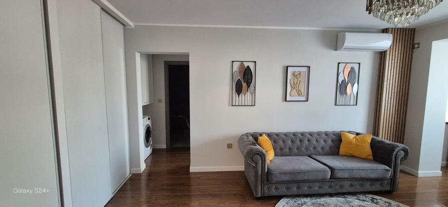 Etaj 1 - Renovat 2025 -2 camere 53mp, zona Piata Mare.
