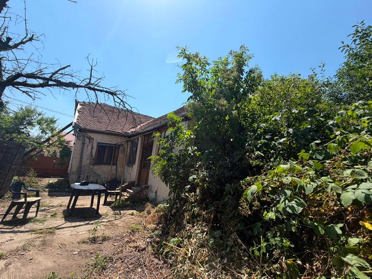 Casa cu 1800 mp teren aferent integral proprietate Central