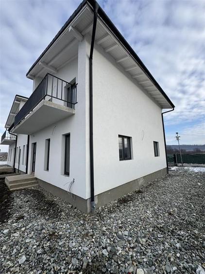 Casa tip duplex 4 camere curte 190 mp zona Mohu Selimbar
