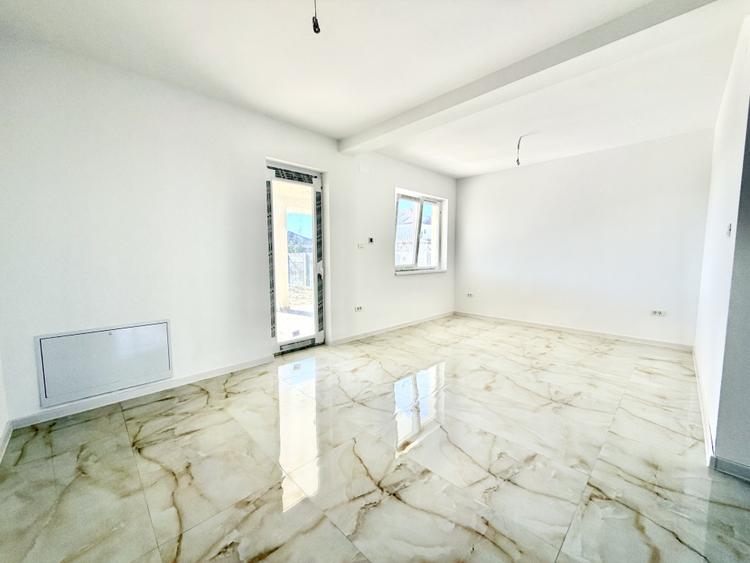 Duplex 4 camere izolat fonic - pozitie excelenta - cartier asfaltat - Mosnita