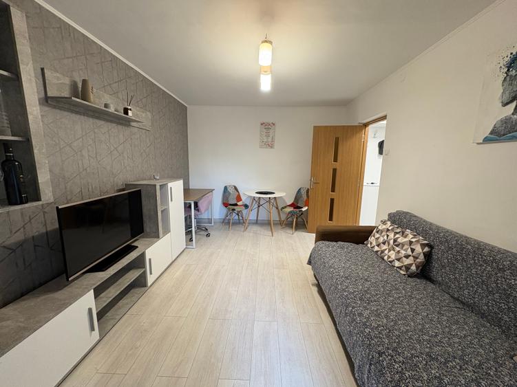 Berceni,ap. 2 camere,42mp,et.2,renovat recent,loc parcare inclus,420Euro/luna