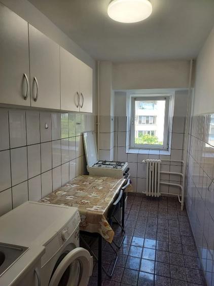 Garsoniera, zona Nerva Traian, 2000 RON sau 375 euro