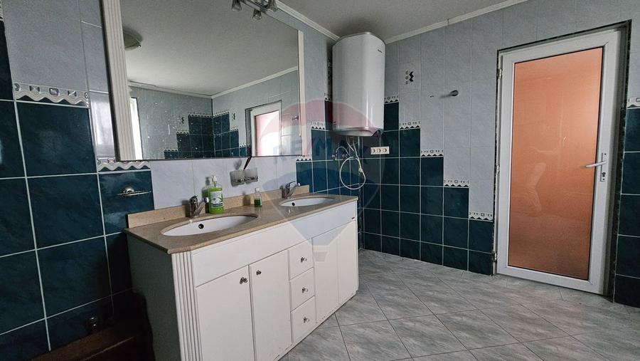 Casă / Vilă cu 5 camere de vânzare in Udești-Chilișeni, Suceava