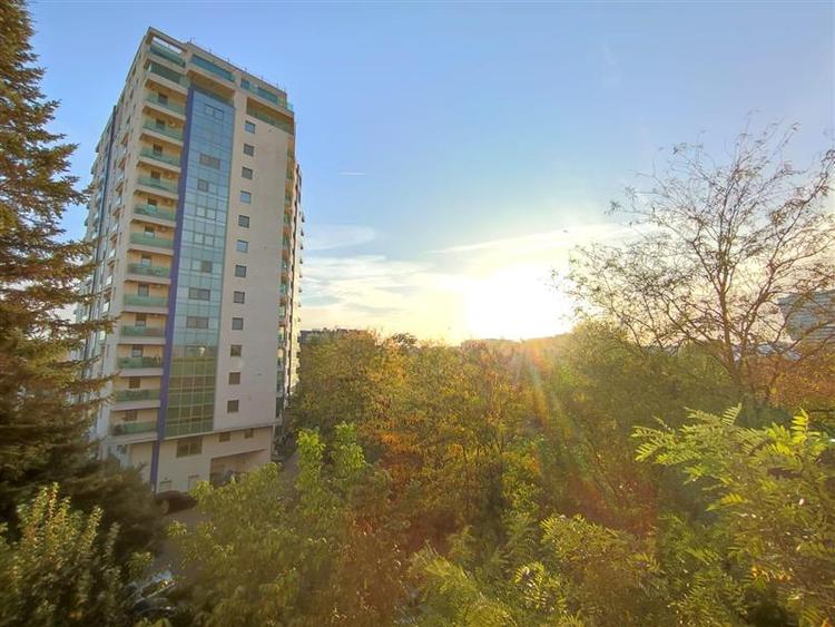 Vanzare apartament 3 camere renovate Parcul Circului