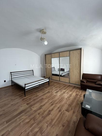 Apartament 3 Camere De Inchiriat Boul Rosu - 2