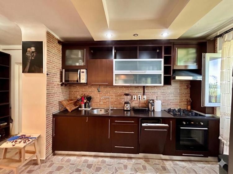 Apartament 3 camere, 2 bai, centrala proprie, Bd. Bucuresti, Ploiesti