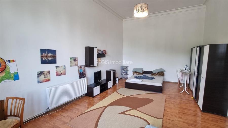 Apartament  clasic de doua camere zona Centrul Istoric - 4