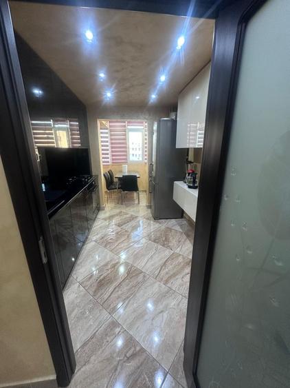 Apartament 3 camere de vanzare Dristor