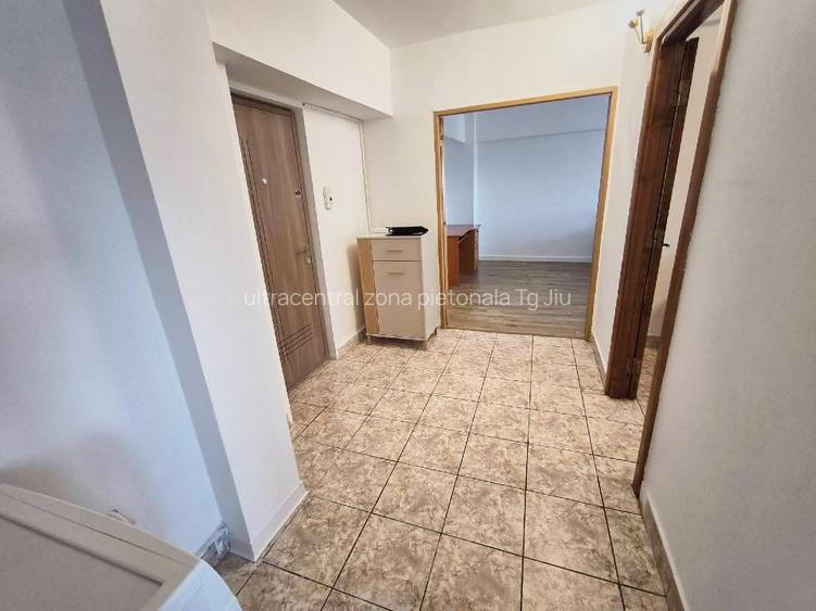 Apartament 2 camere | Ultracentral, Pietonală | 50 mp | Etaj 6/7 | Renovat | 400 - 7