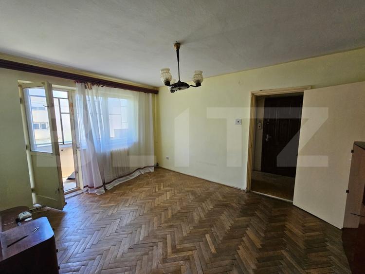 Apartament 2 camere, 48 mp, etaj 1, semidecomandat, ideal pentru renovare, Cugir