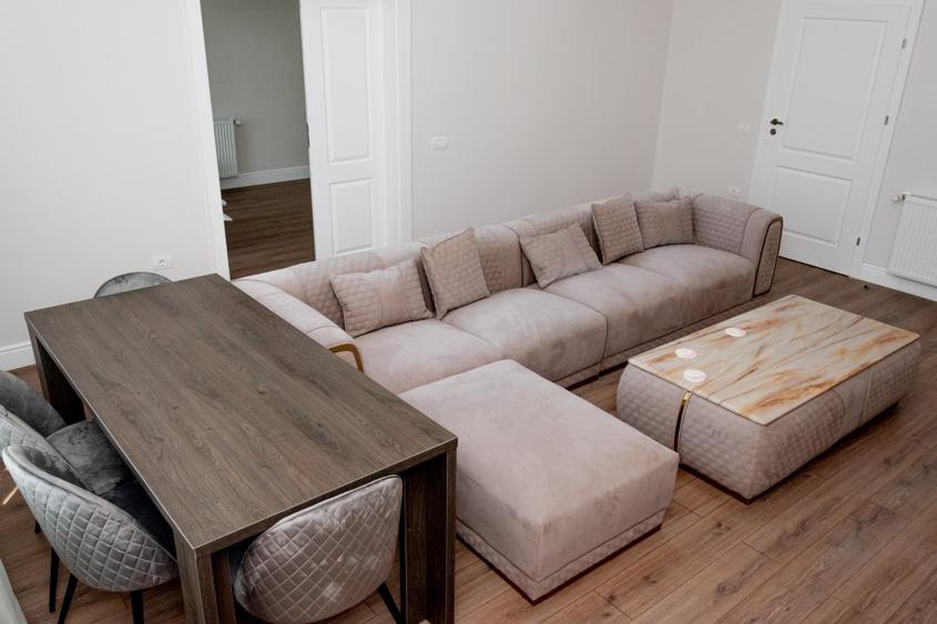 SUPER LUX , ZONA CENTRALA,  FOARTE SPATIOS, INSCRIS SAD, IDEAL SEDIU FIRMA