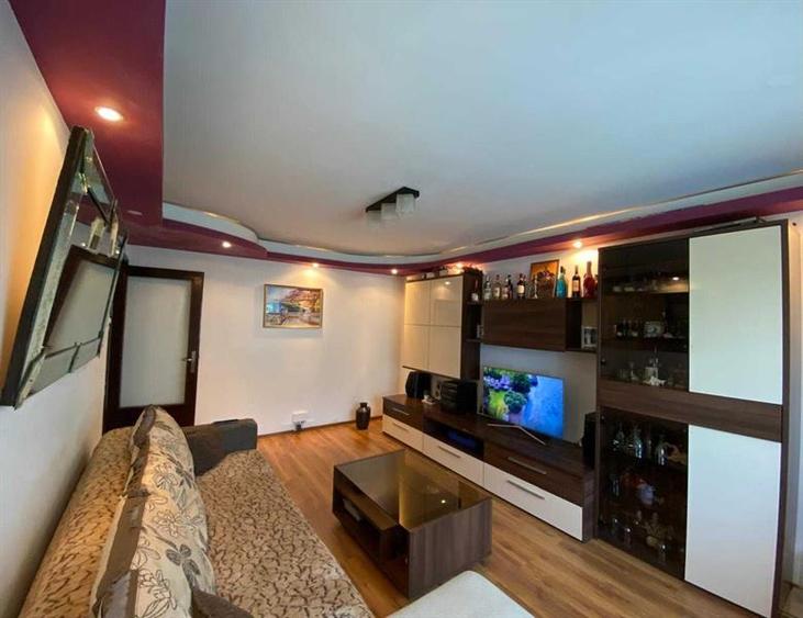 VAND Apartament cu 3 camere Zona Ciuperca