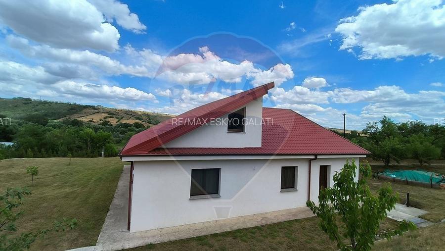Casă spațioasă P+M și teren generos de 4151 mp în Tg. Bujor Galați - 18