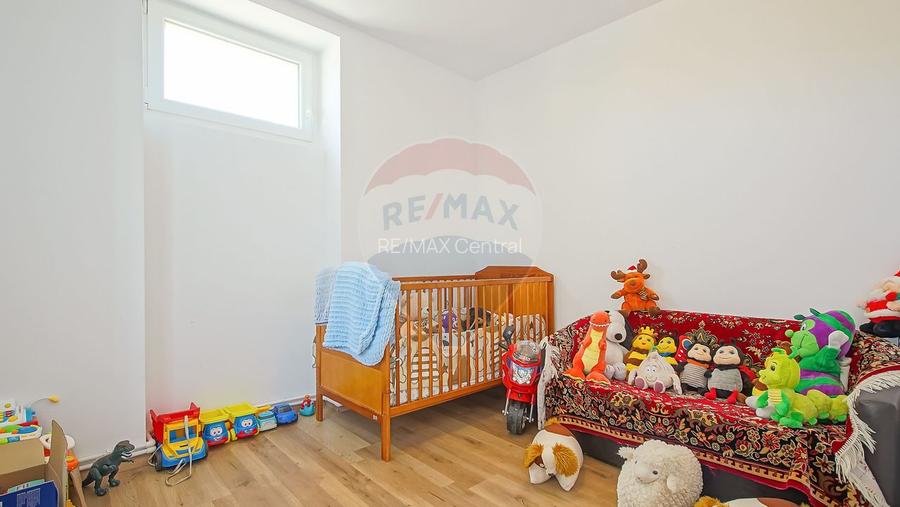 Proprietate rară în centrul Râșnovului, cu spațiu comercial - 23