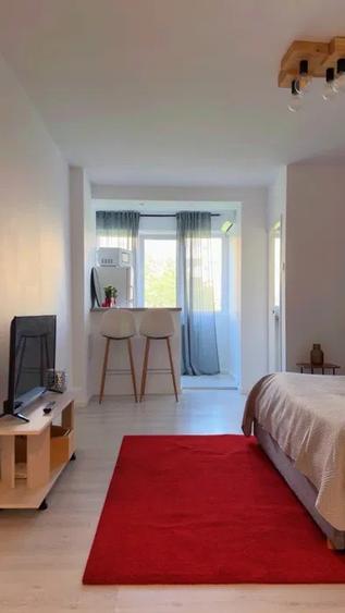 Garsoniera, decomandata, 32 mp, metrou aproape, balcon, ac, mobilata, Favorit