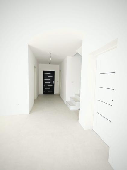 Casă de vânzare | 4 CAMERE | 2 băi | 160 MP UTILI | ZONA ORIZONT