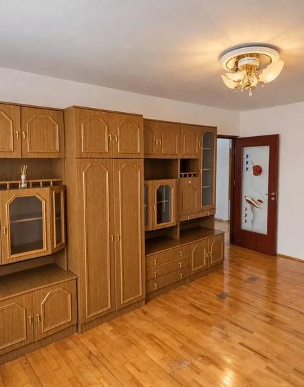 Apartament 3 camere, parcare, Ampoi 3, 350 euro