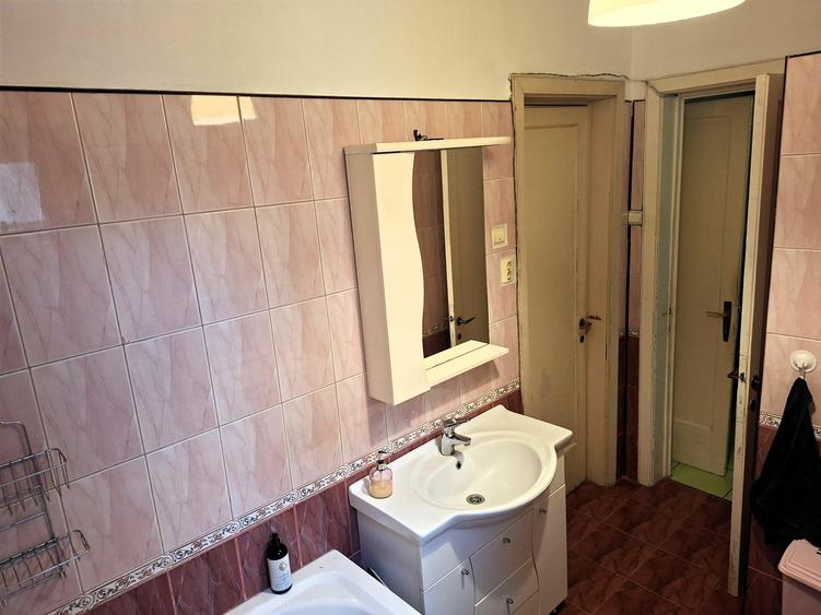 Apartament cu 3 camere in vila interbelica, de renovat - comision 0%!
