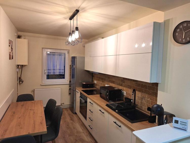 Apartament 3 camere decomandate zona Dioda