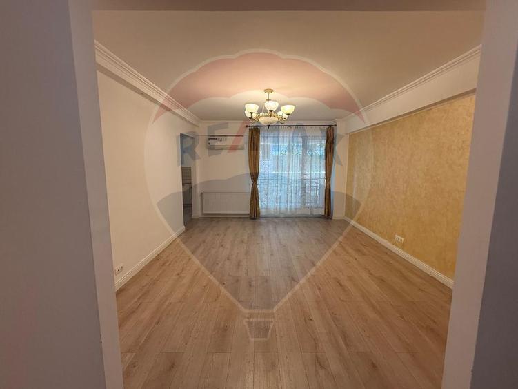 INCHIRIERE Apartament cu 3 camere in zona Aviatiei