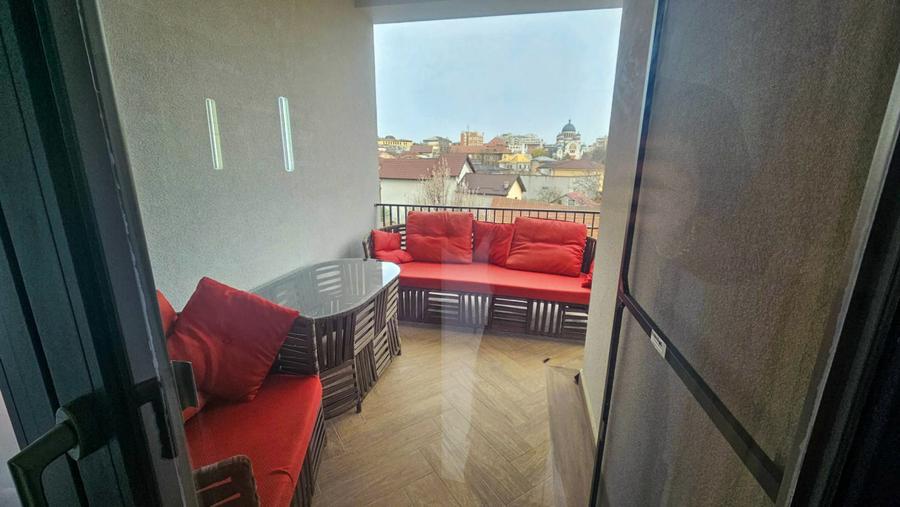 Apartament lux 3 camere decomandat pe 2 etaje,, zona  Rezidentiala Centru
