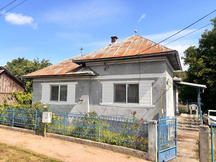 Casă cu teren 2.200 mp – Beclean