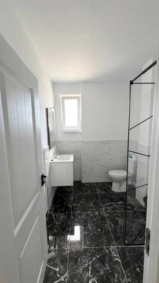 Apartament 3 camere in bloc nou, etaj 2, balcon, debara, 2 bai,parcare