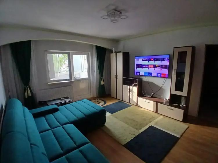 ISPIRESCU MARGEANULUI GLICINELOR, BLOC MIXT 1986