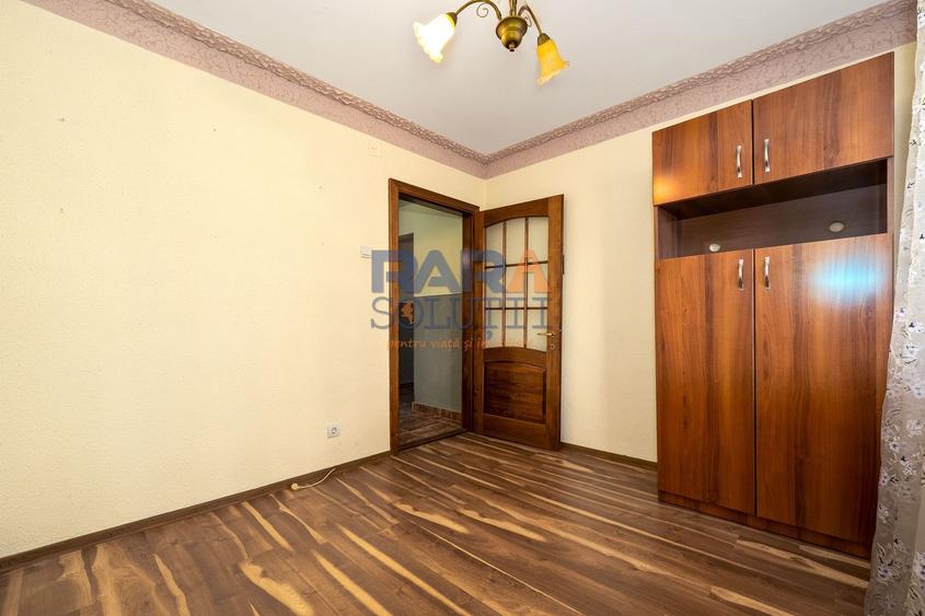 Apartament cu 3 camere, două băi, 77 mp