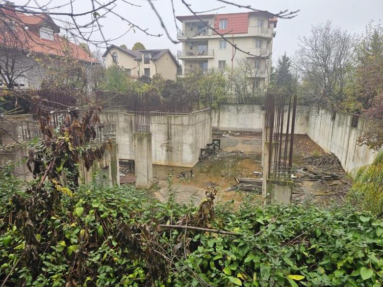 BANEASA Vav de Liceu Francez 1106mp cu Autorizatie Constr pentru S+P+2E+3R