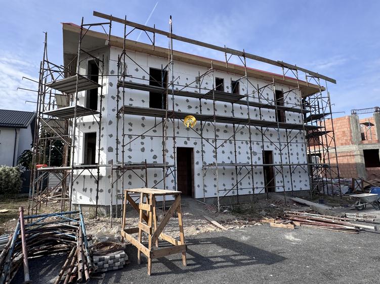 Casa 3 camere - Duplex la Cheie - Otopeni Odaile
