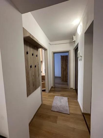 Apartament MODERN, PRIMA INCHIRIERE, cu 3 camere, zona Podu de Piatra