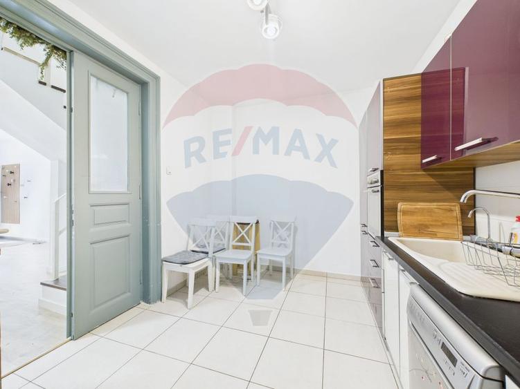 Casă / Vilă cocheta cu 3 camere - de vanzare - zona Basarab