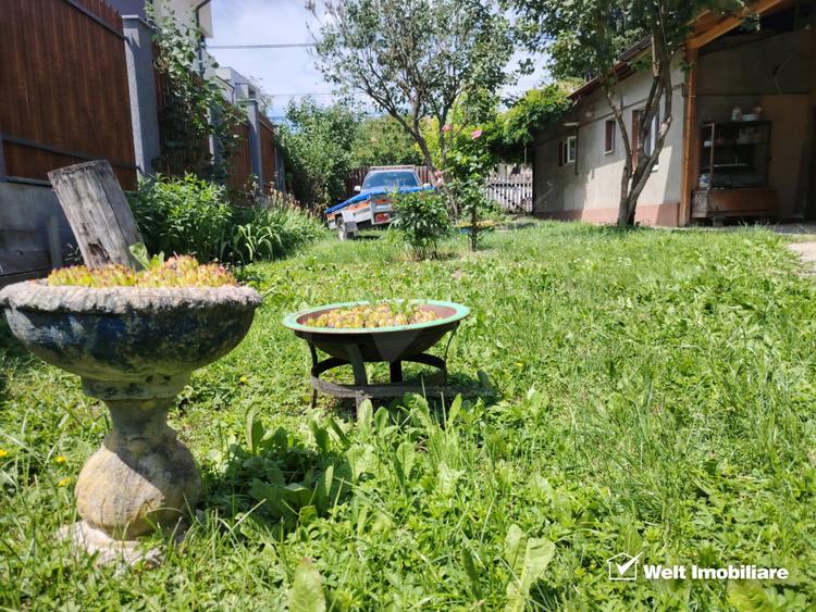 Casa calcan cu gradina mare in Inima cartierului Intre Lacuri - Cluj-Napoca