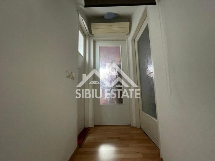 Apartament de vanzare, cu 4 camere, 82.4 mp. -Calea Cisnadiei (Ciresica)