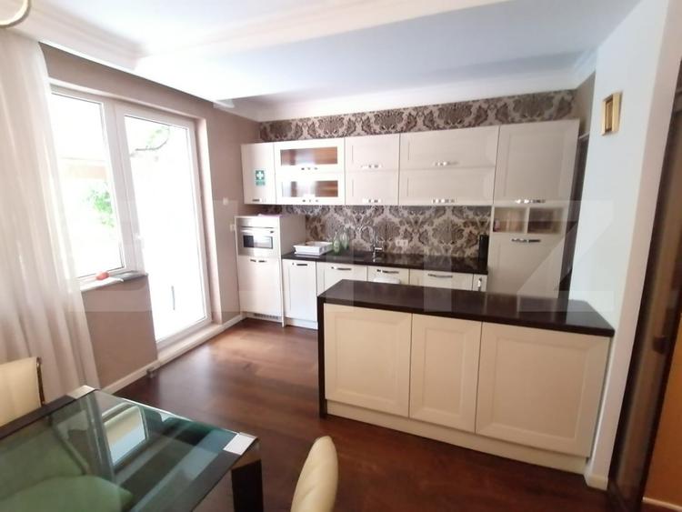 Casa de inchiriat,8 camere +, nemobilata, Gruia