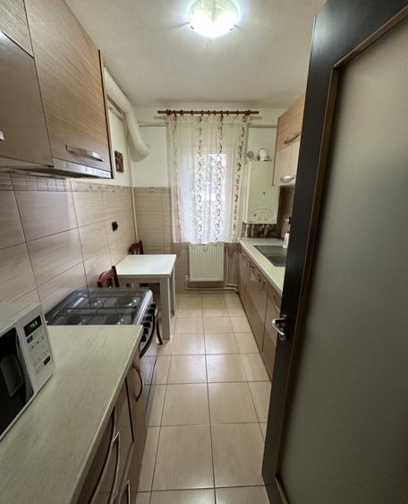 Apartament cu 2 camere Zona Podu Ros