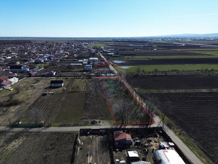 Teren 2,300mp Petresti / Strada Lacramioarei